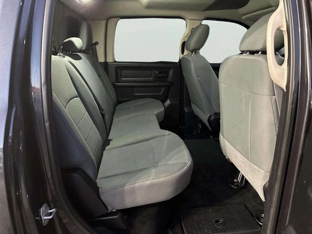 2014 Ram 1500 4WD Crew Cab 140.5" Express - 22971122 - 13
