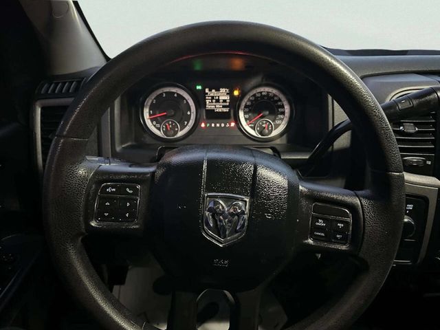 2014 Ram 1500 4WD Crew Cab 140.5" Express - 22971122 - 19