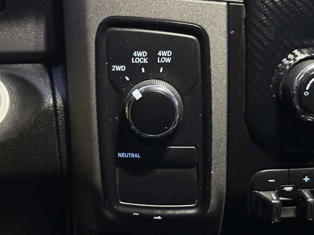 2014 Ram 1500 4WD Crew Cab 140.5" Express - 22971122 - 23