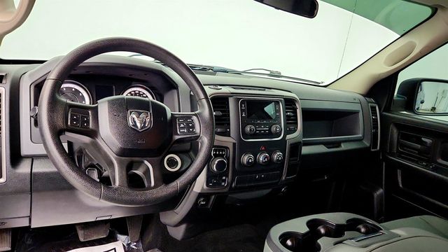 2014 Ram 1500 4WD Crew Cab 140.5" Express - 23055633 - 10