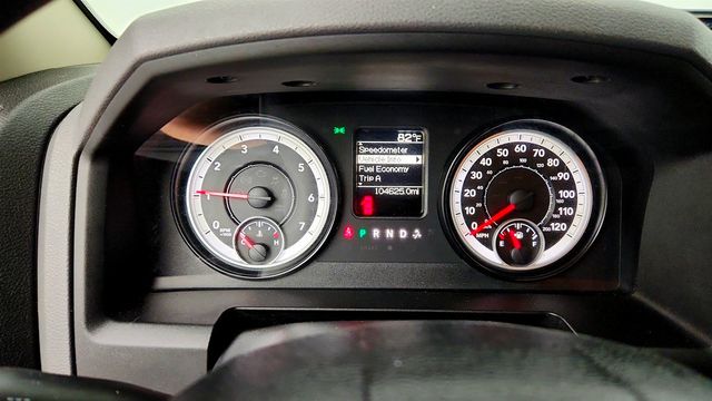 2014 Ram 1500 4WD Crew Cab 140.5" Express - 23055633 - 12
