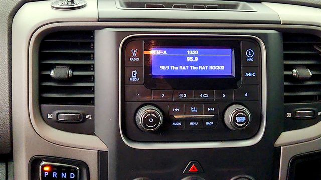 2014 Ram 1500 4WD Crew Cab 140.5" Express - 23055633 - 16