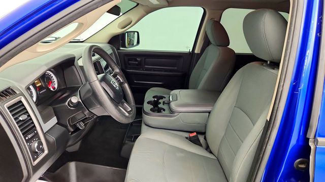 2014 Ram 1500 4WD Crew Cab 140.5" Express - 23055633 - 17