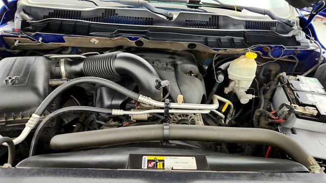 2014 Ram 1500 4WD Crew Cab 140.5" Express - 23055633 - 24