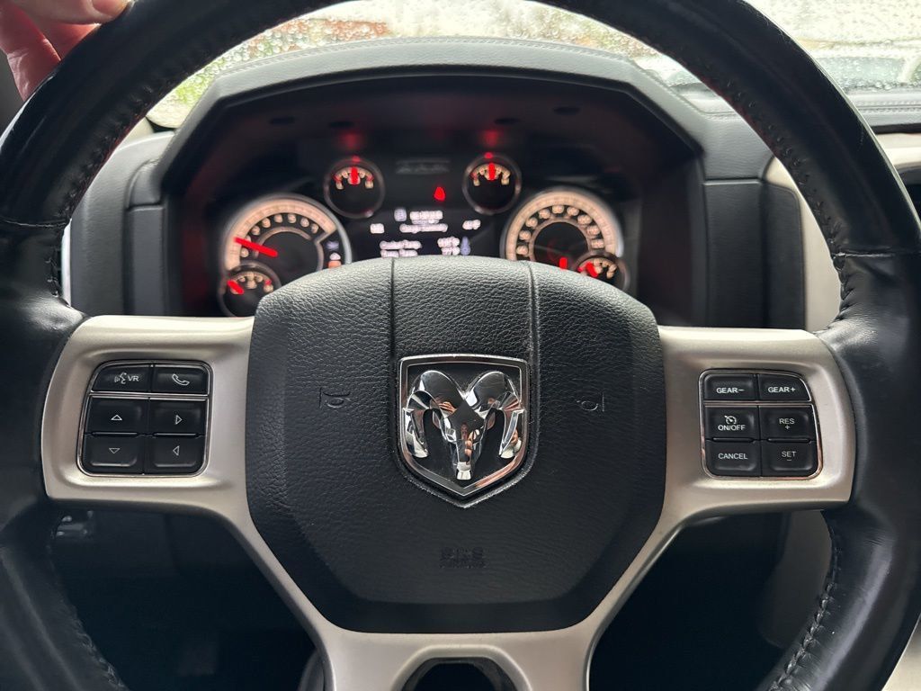 2014 Ram 1500 4WD Crew Cab 140.5" Laramie - 23022283 - 10