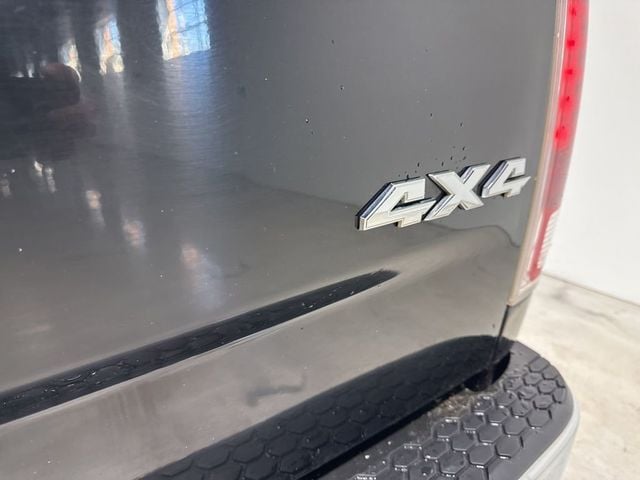 2014 Ram 1500 4WD Crew Cab 140.5" Laramie - 23022283 - 13