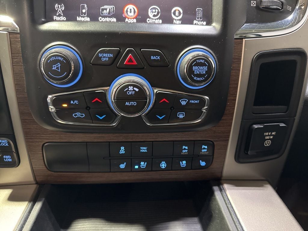 2014 Ram 1500 4WD Crew Cab 140.5" Laramie - 23022283 - 27