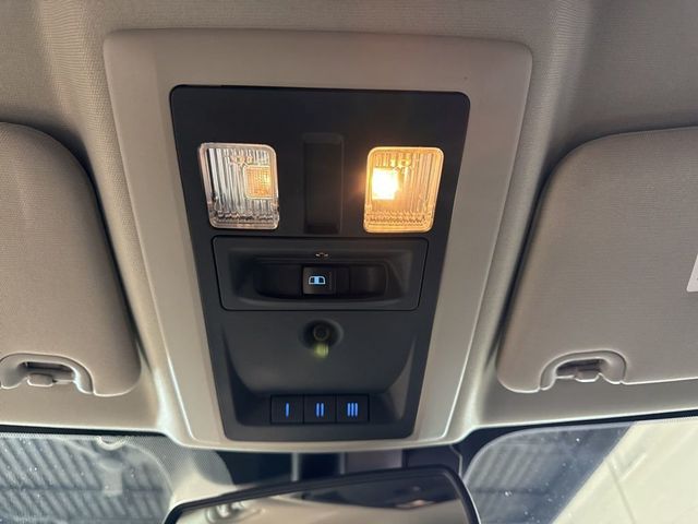 2014 Ram 1500 4WD Crew Cab 140.5" Laramie - 23022283 - 28
