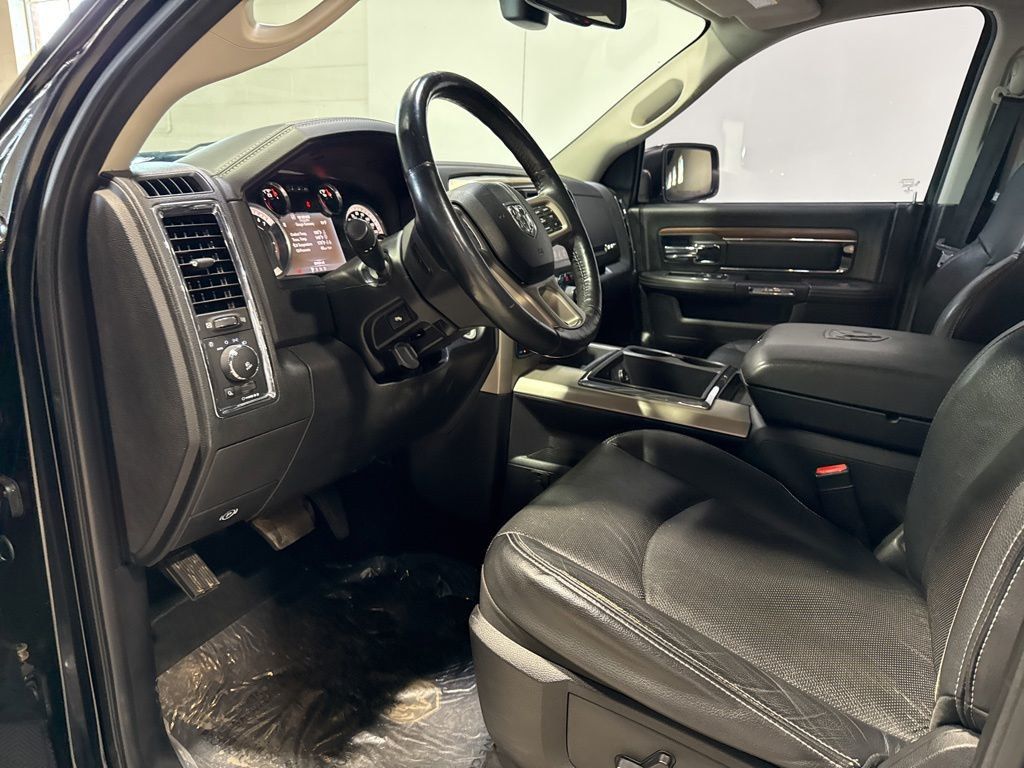 2014 Ram 1500 4WD Crew Cab 140.5" Laramie - 23022283 - 30