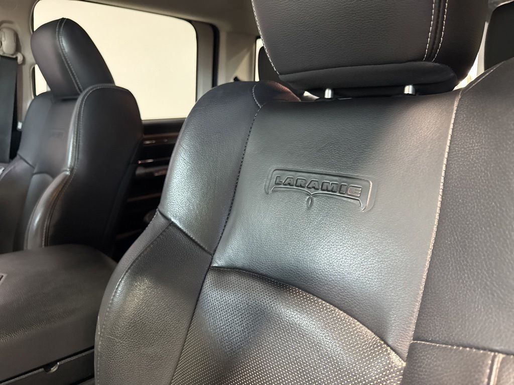 2014 Ram 1500 4WD Crew Cab 140.5" Laramie - 23022283 - 34