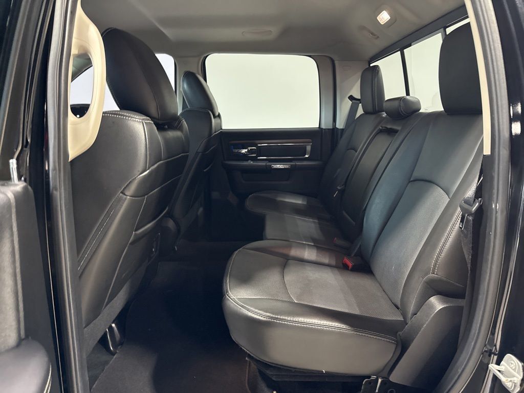 2014 Ram 1500 4WD Crew Cab 140.5" Laramie - 23022283 - 37
