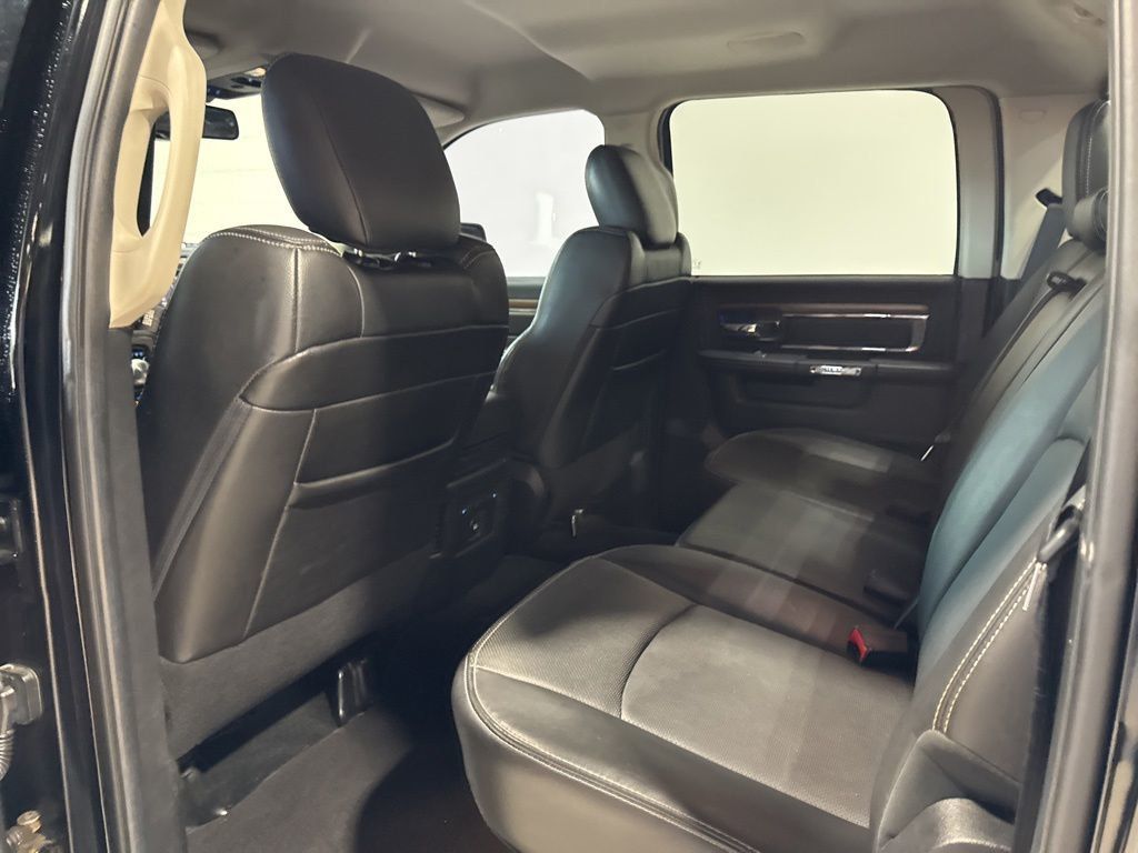 2014 Ram 1500 4WD Crew Cab 140.5" Laramie - 23022283 - 39