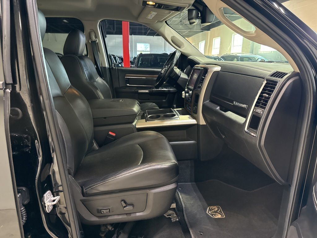 2014 Ram 1500 4WD Crew Cab 140.5" Laramie - 23022283 - 50