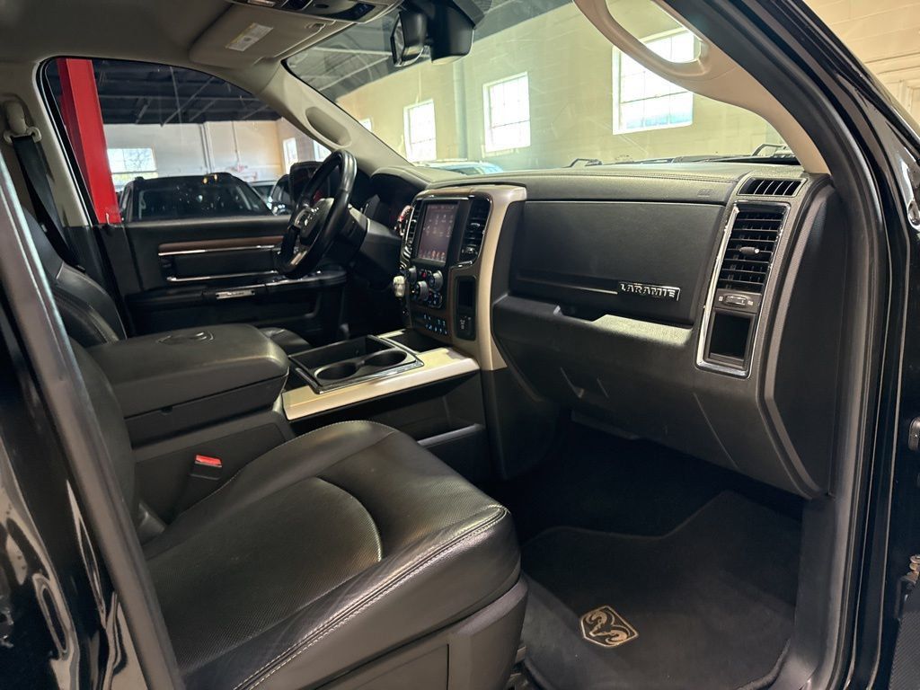 2014 Ram 1500 4WD Crew Cab 140.5" Laramie - 23022283 - 51