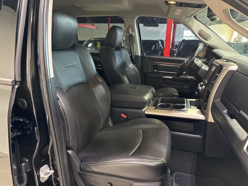 2014 Ram 1500 4WD Crew Cab 140.5" Laramie - 23022283 - 52