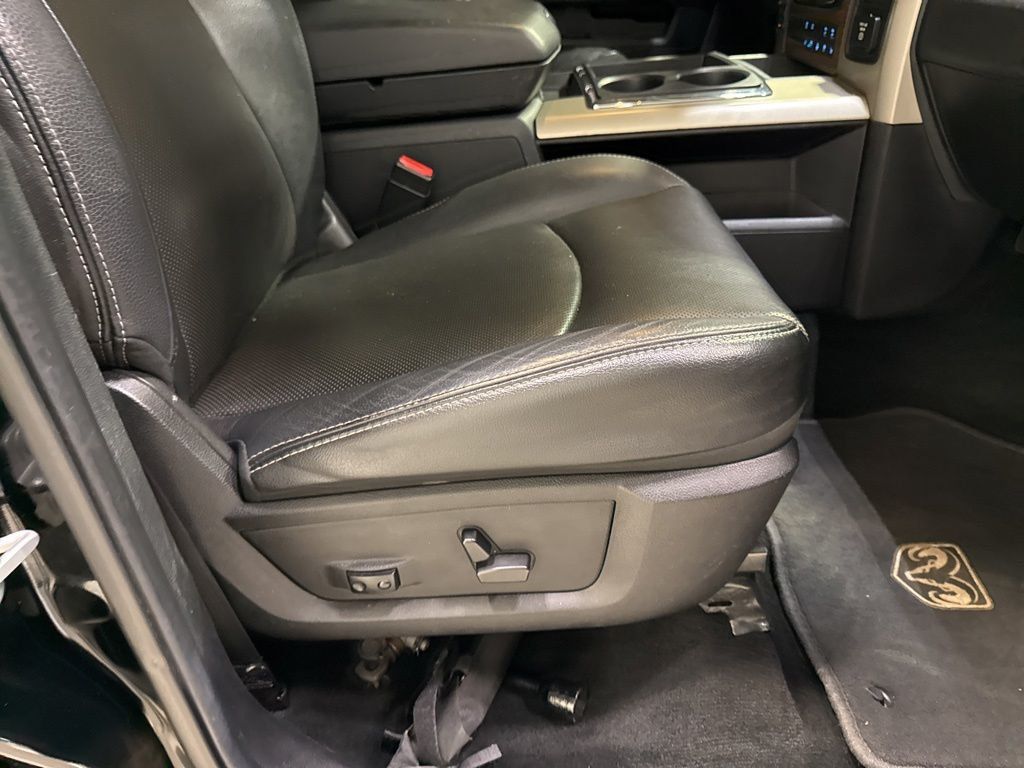 2014 Ram 1500 4WD Crew Cab 140.5" Laramie - 23022283 - 53