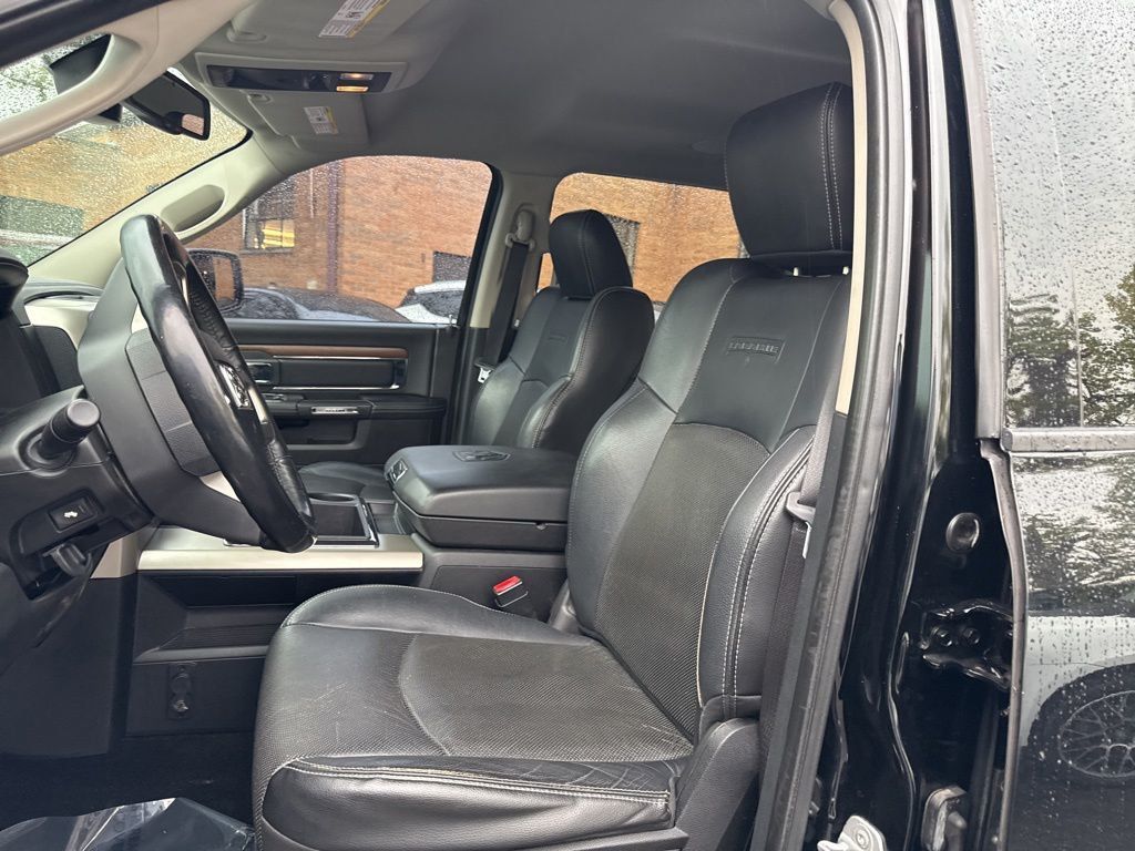 2014 Ram 1500 4WD Crew Cab 140.5" Laramie - 23022283 - 6