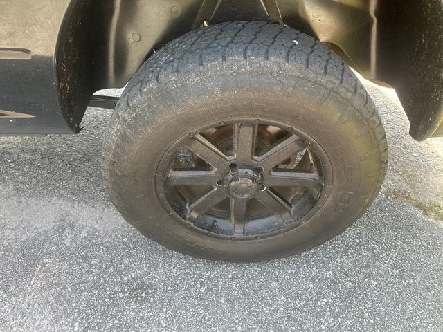 2014 Ram 1500 4WD Crew Cab 140.5" SLT - 23023768 - 17