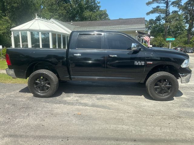2014 Ram 1500 4WD Crew Cab 140.5" SLT - 23023768 - 5