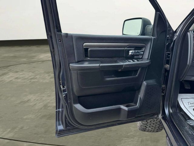2014 Ram 1500 4WD Crew Cab 140.5" Sport - 22997389 - 9