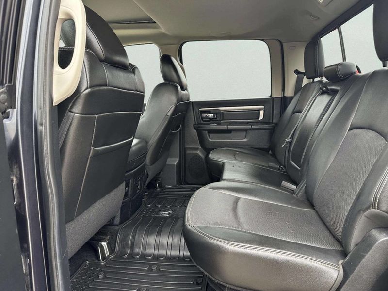 2014 Ram 1500 4WD Crew Cab 140.5" Sport - 22997389 - 10