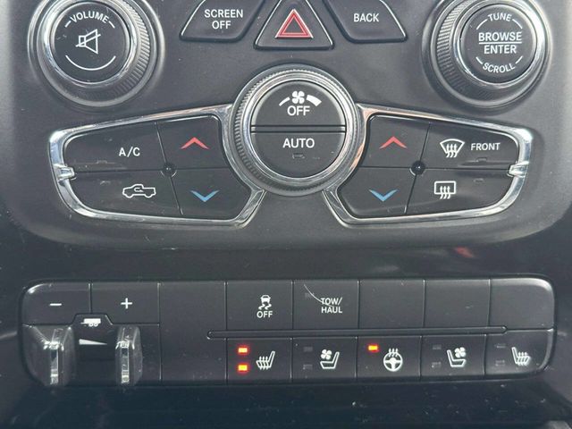 2014 Ram 1500 4WD Crew Cab 140.5" Sport - 22997389 - 32