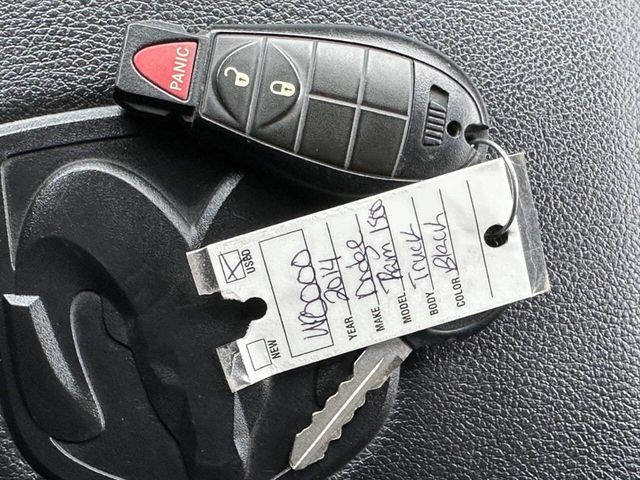 2014 Ram 1500 4WD Crew Cab 140.5" Sport - 22997389 - 33