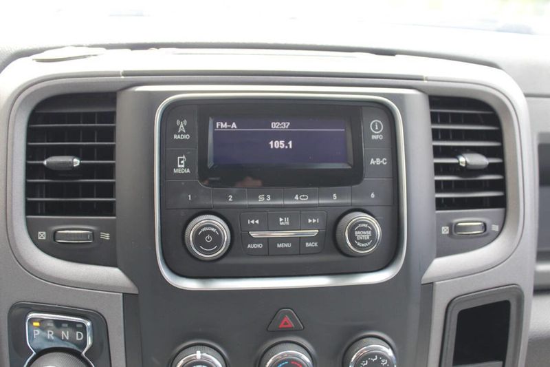 2014 Ram 1500 4WD Crew Cab 140.5" Tradesman - 22906847 - 20