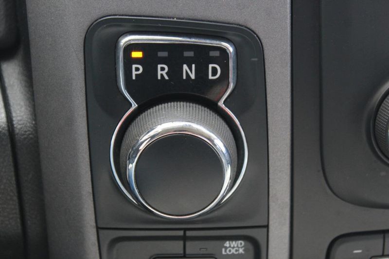 2014 Ram 1500 4WD Crew Cab 140.5" Tradesman - 22906847 - 21