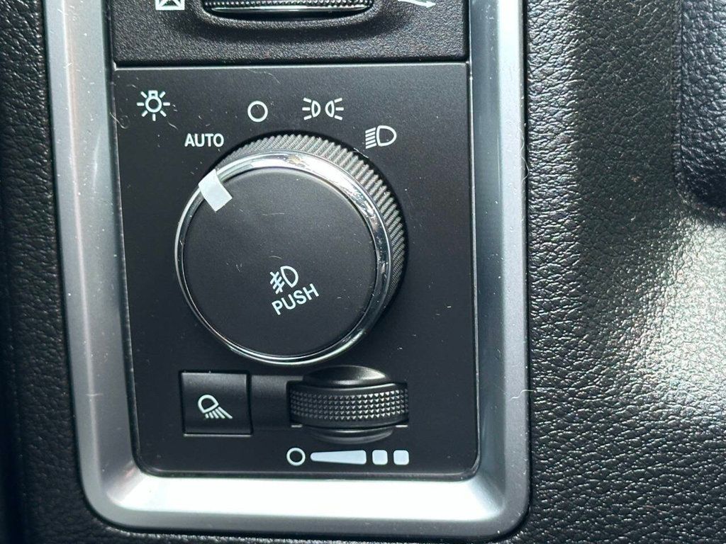 2014 Ram 1500 4WD Crew Cab 149" Laramie Limited - 22890553 - 37