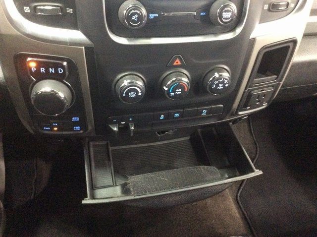 2014 Ram 1500 4WD Crew Cab 149" SLT - 22360546 - 19