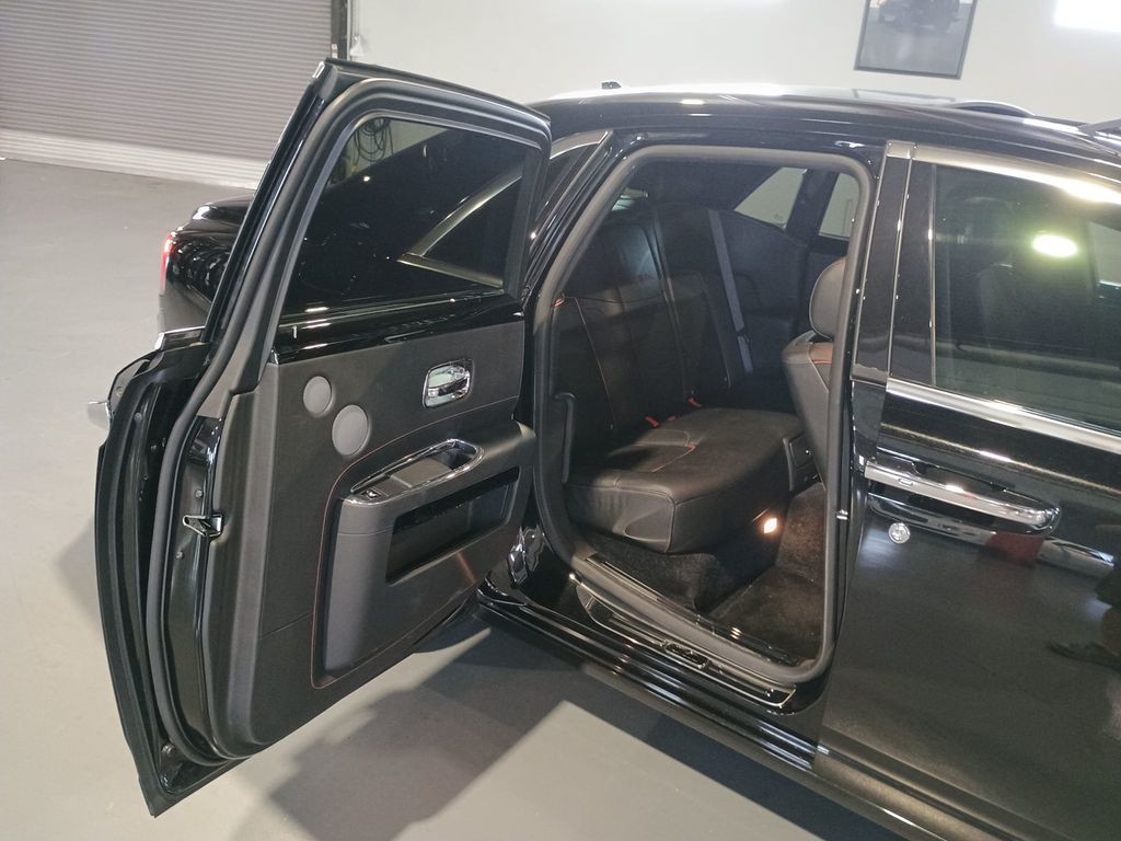2014 Rolls-Royce Ghost 4dr Sedan Clean Carfax - 23020119 - 38