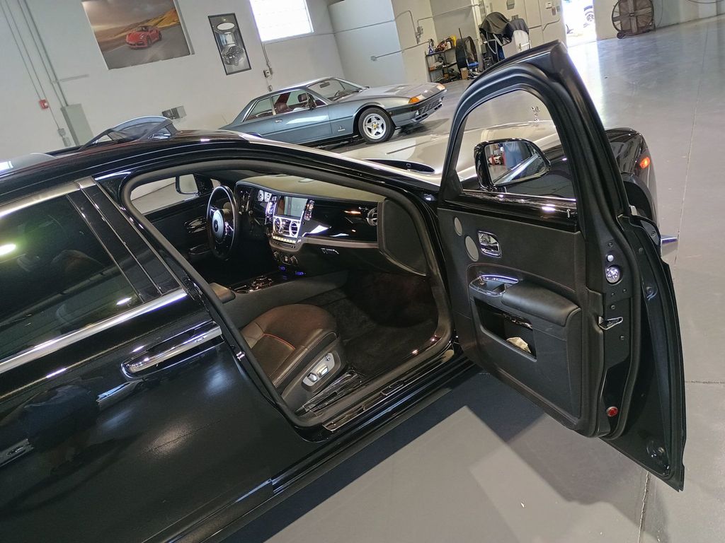 2014 Rolls-Royce Ghost 4dr Sedan Clean Carfax - 23020119 - 44