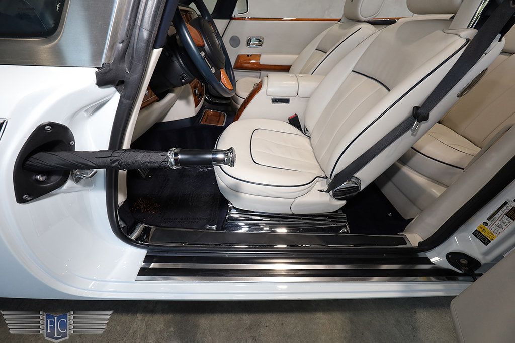 2014 Rolls-Royce Phantom Drophead Coupe  - 22941725 - 17