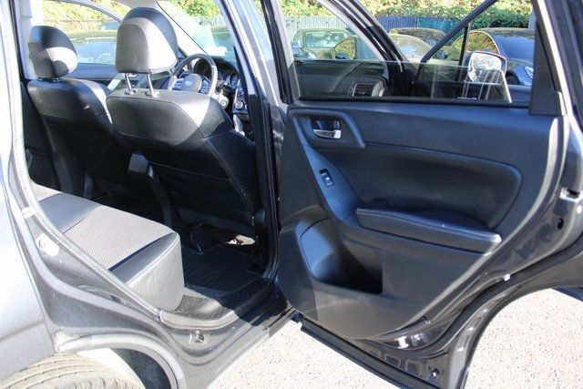 2014 Subaru Forester 2.0XT Premium photo 17