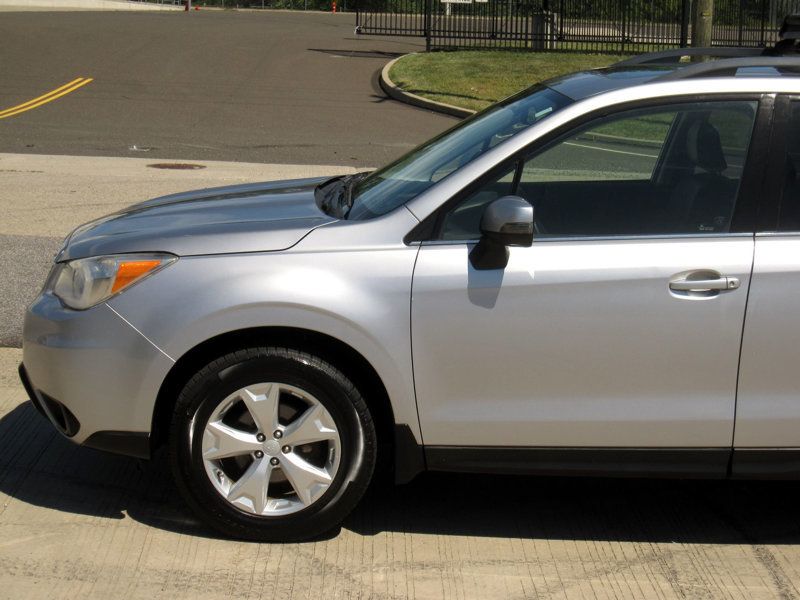 2014 Subaru Forester 2.5i Touring photo 10