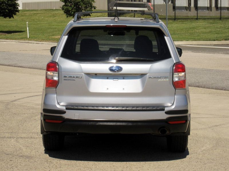 2014 Subaru Forester 2.5i Touring photo 14