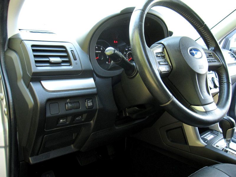 2014 Subaru Forester 2.5i Touring photo 19