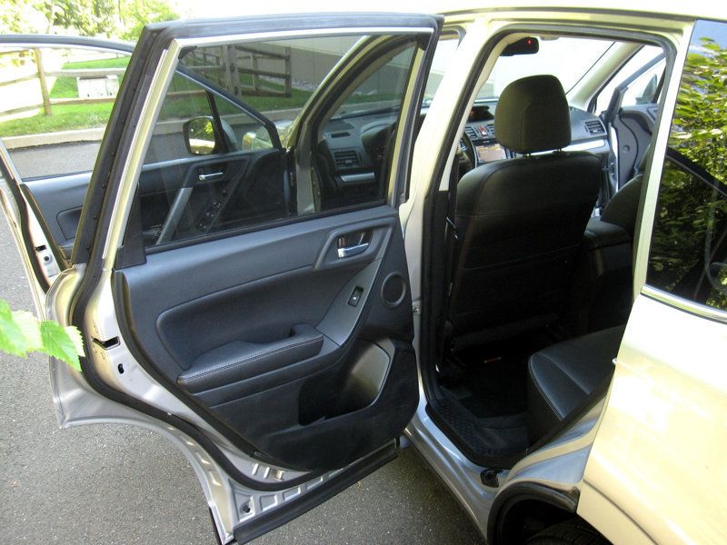 2014 Subaru Forester 2.5i Touring photo 27