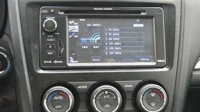 2014 Subaru Forester JUST SERVICED , VERY CLEAN INSIDE AND OUT  - 22801706 - 17