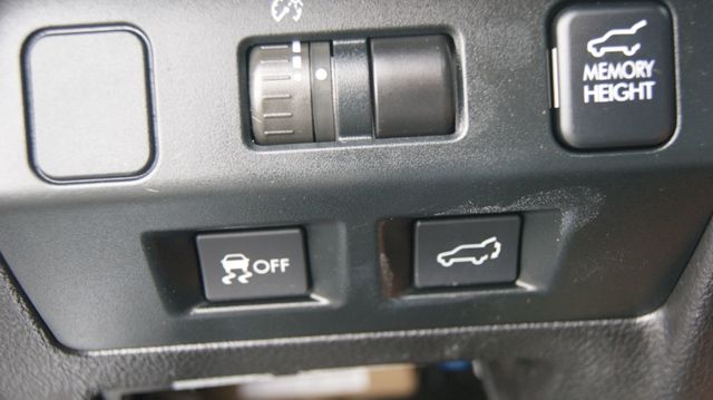 2014 Subaru Forester JUST SERVICED , VERY CLEAN INSIDE AND OUT  - 22801706 - 22