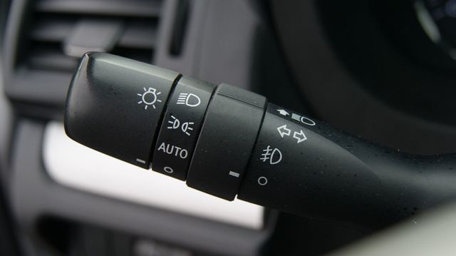 2014 Subaru Forester JUST SERVICED , VERY CLEAN INSIDE AND OUT  - 22801706 - 24