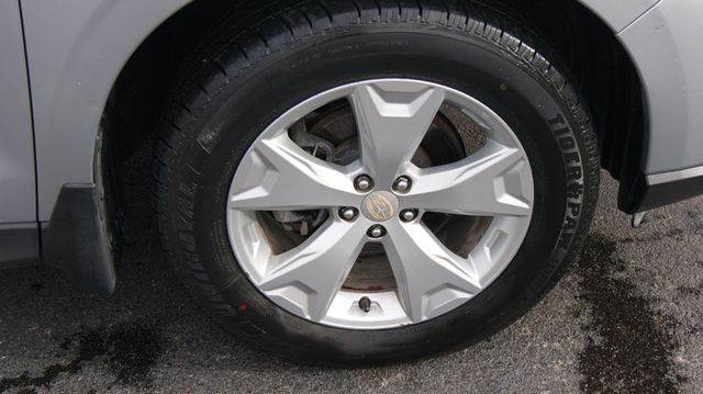 2014 Subaru Forester JUST SERVICED , VERY CLEAN INSIDE AND OUT  - 22801706 - 29