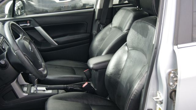 2014 Subaru Forester JUST SERVICED , VERY CLEAN INSIDE AND OUT  - 22801706 - 32