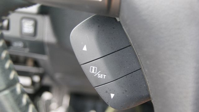 2014 Subaru Forester JUST SERVICED , VERY CLEAN INSIDE AND OUT  - 22801706 - 60