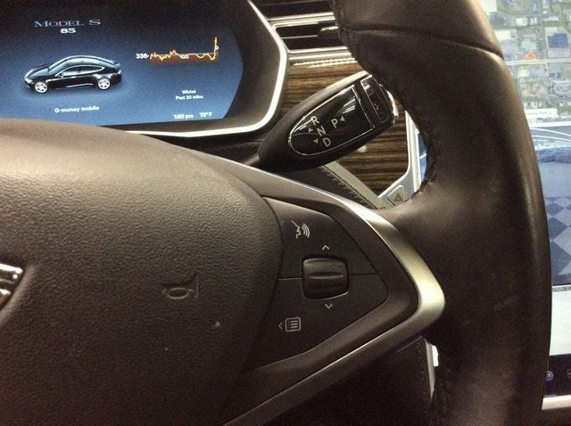 2014 Tesla Model S photo 11