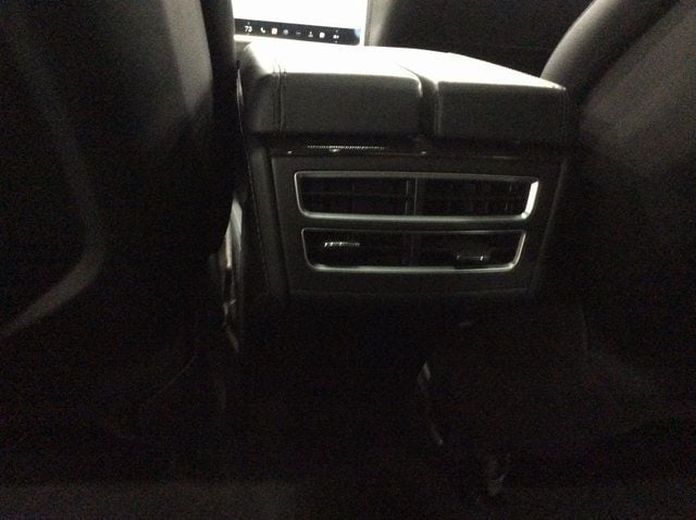 2014 Tesla Model S photo 18