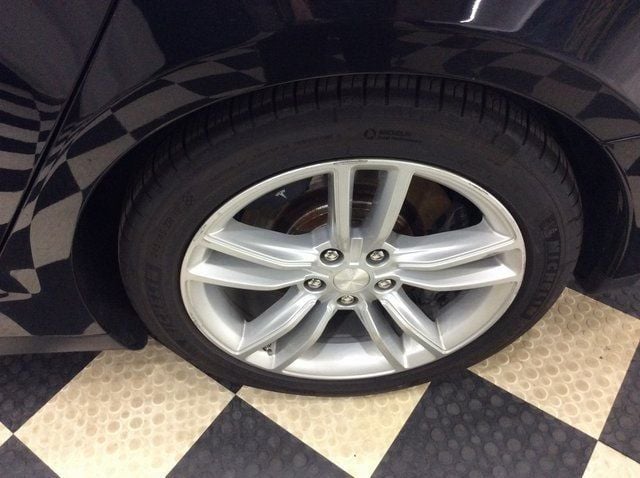 2014 Tesla Model S photo 22