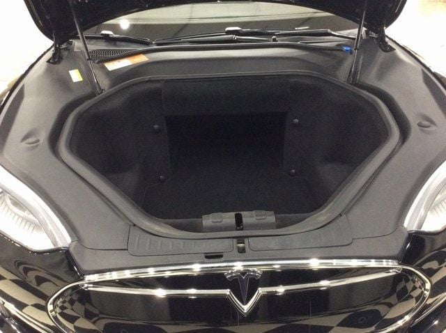 2014 Tesla Model S photo 23