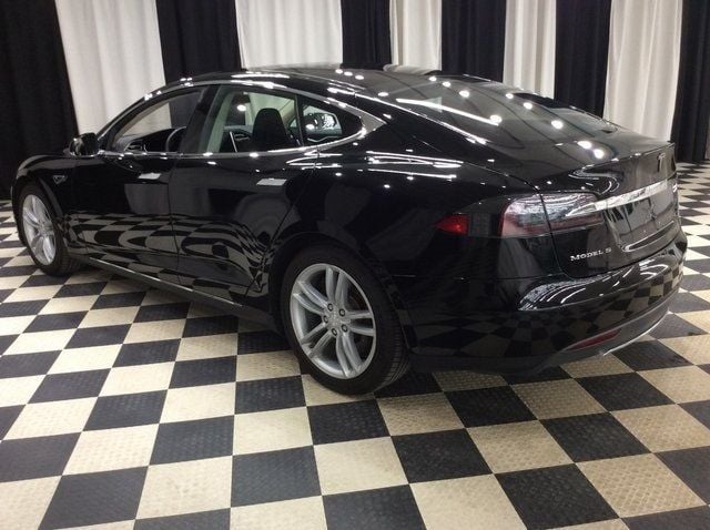 2014 Tesla Model S photo 4
